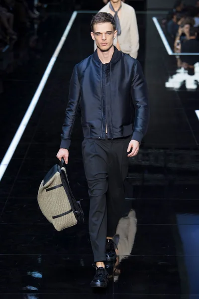 Look 22